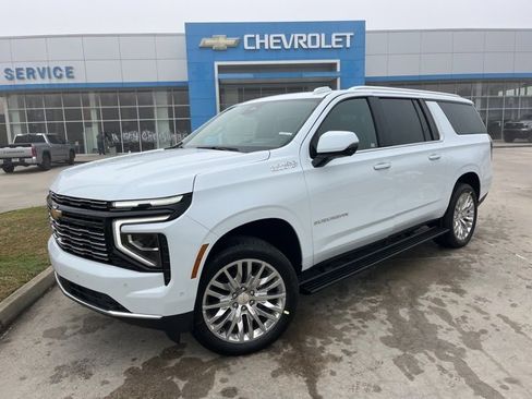 New 2026 Chevrolet Suburban High Country image 2