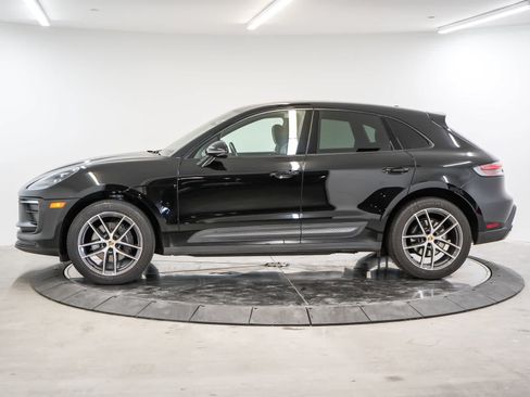 Certified 2023 Porsche Macan AWD/4WD image 2
