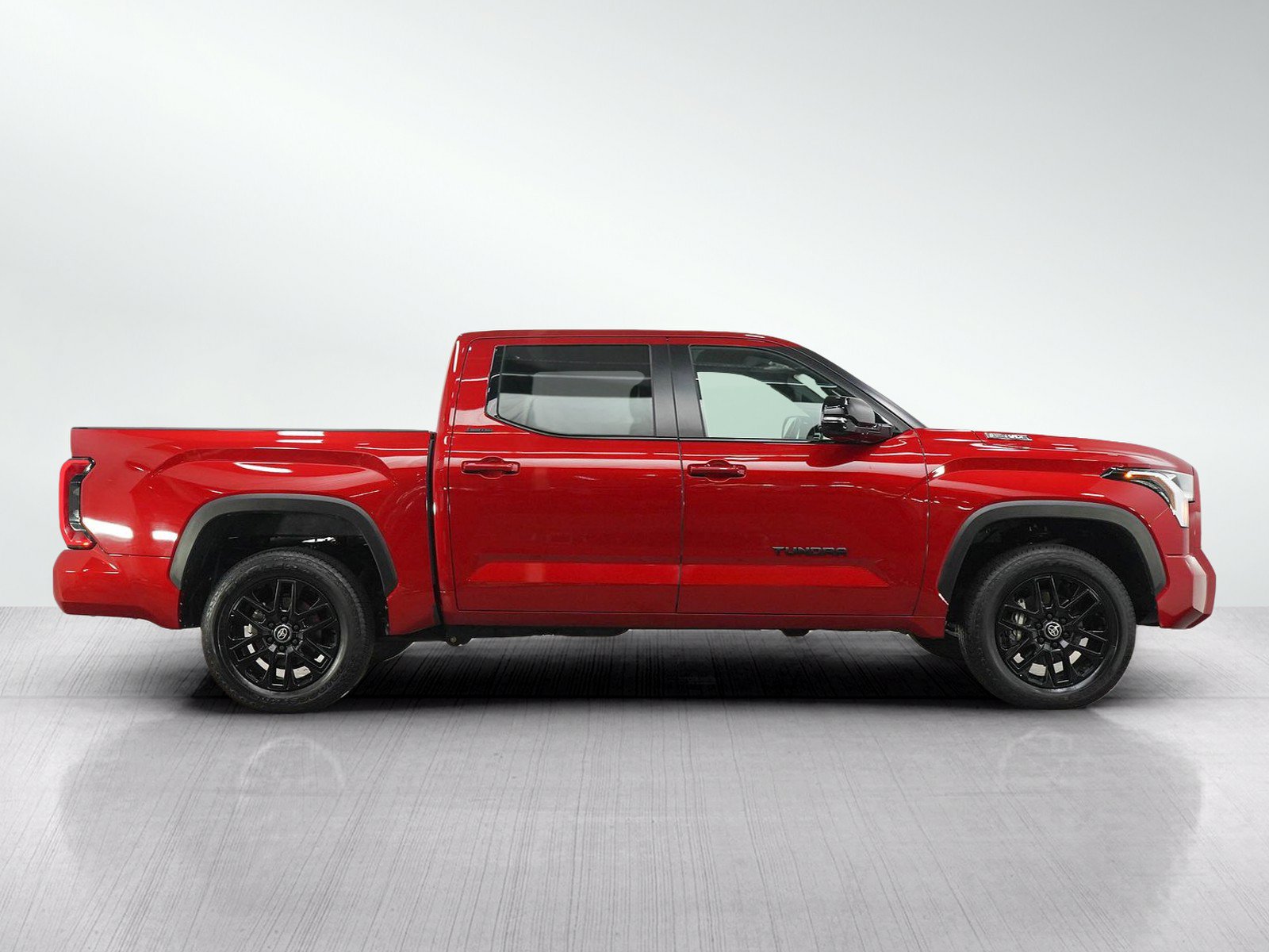 Used 2025 Toyota Tundra Limited AWD/4WD image 6