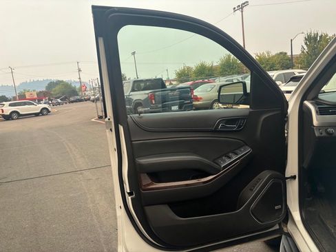 Used 2017 GMC Yukon XL SLT AWD/4WD image 22