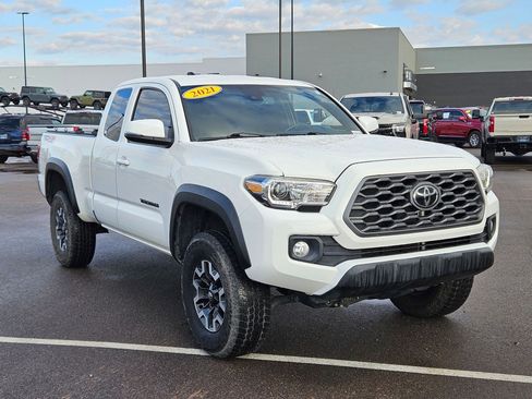 Used 2021 Toyota Tacoma SR image 7