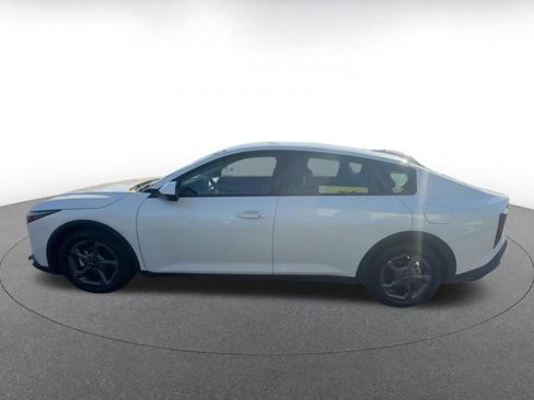 Used 2025 Kia K4 LXS image 9