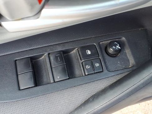 Used 2021 Toyota Corolla LE FWD image 17