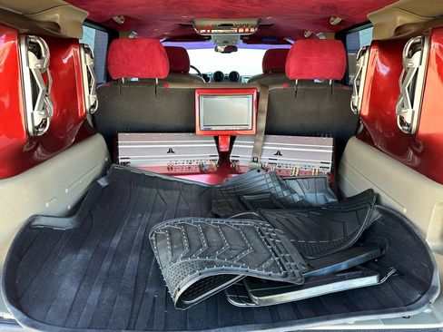 Used 2003 HUMMER H2 Luxury w/ Preferred Equipment Group image 21