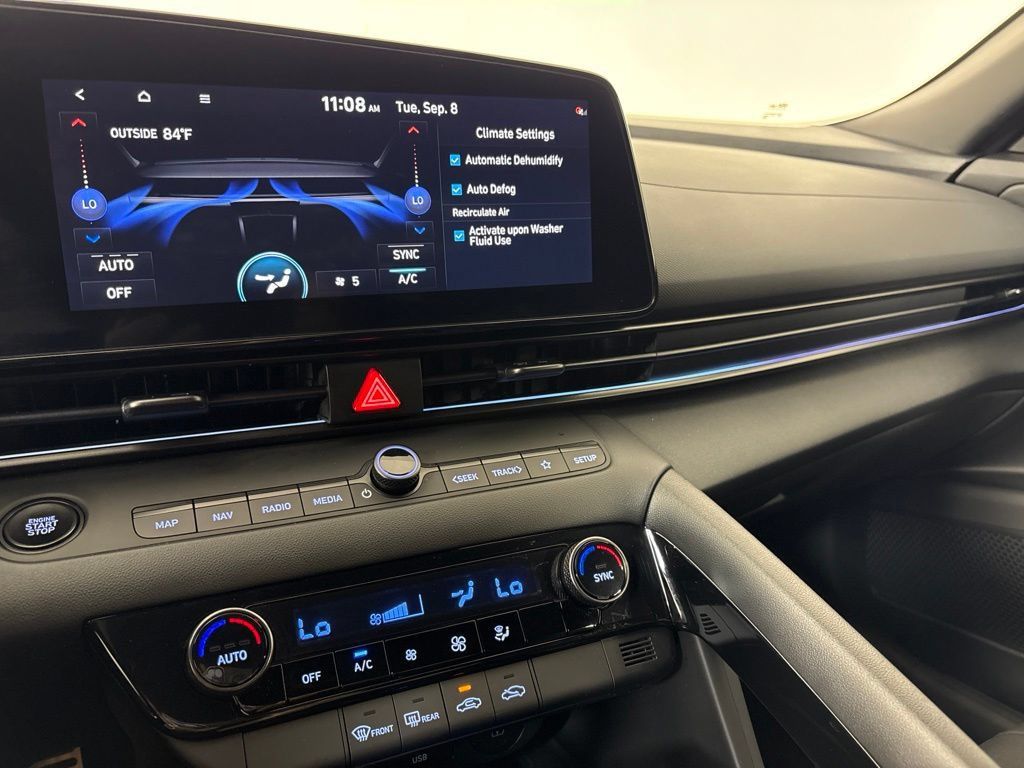 New 2025 Hyundai Elantra SEL FWD image 33