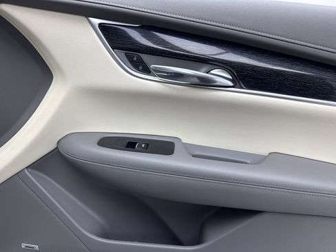 Used 2020 Cadillac XT6 Premium Luxury FWD image 44