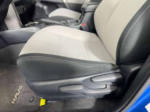 Used 2017 Toyota RAV4 XLE image 14