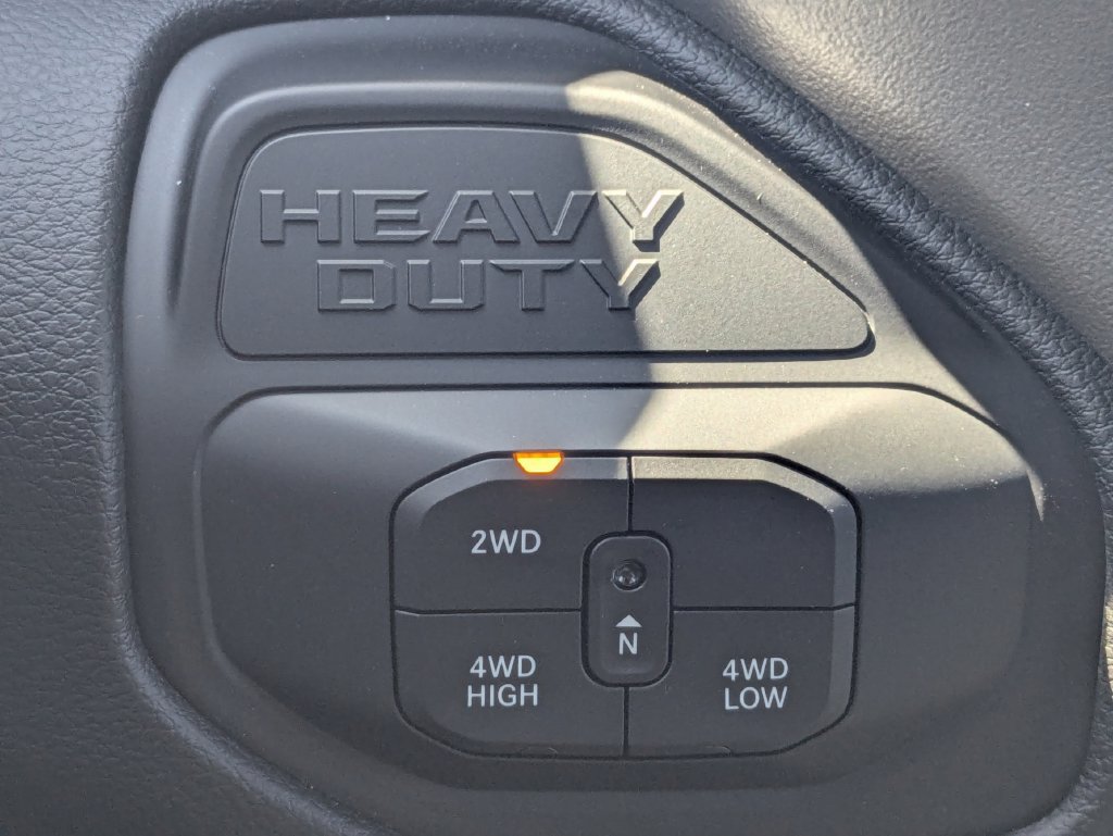 New 2026 RAM 2500 Big Horn AWD/4WD image 32