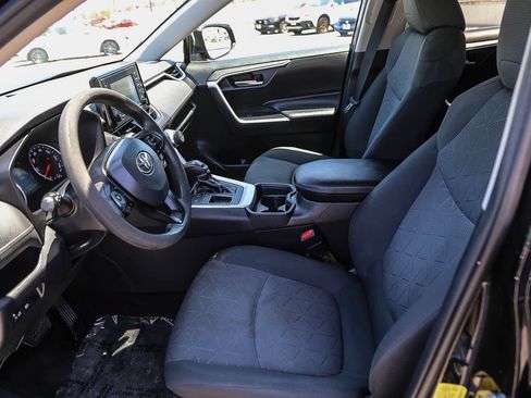 Certified 2020 Toyota RAV4 XLE w/ Carpet Mat Package FWD image 17