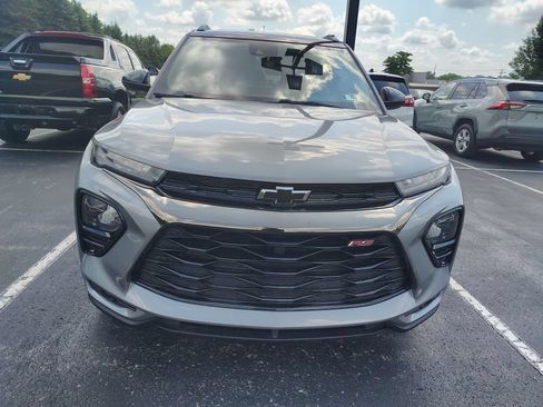 Used 2023 Chevrolet TrailBlazer RS w/ Sun and Liftgate Package AWD/4WD image 2