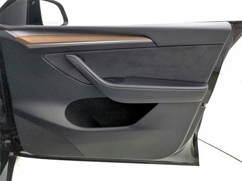 Used 2023 Tesla Model Y Performance image 40