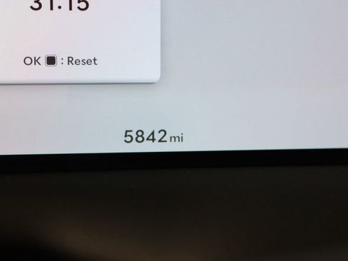 Used 2025 Genesis G80 2.5T image 25