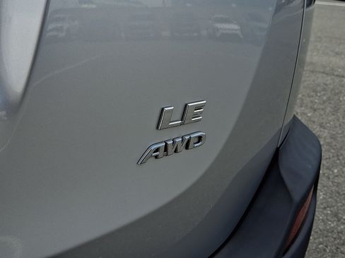Used 2015 Toyota RAV4 LE AWD/4WD image 30