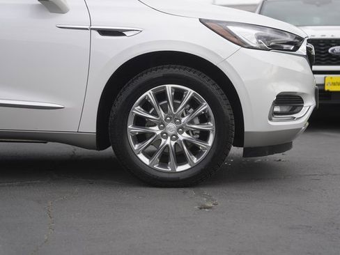 Used 2019 Buick Enclave Essence image 4