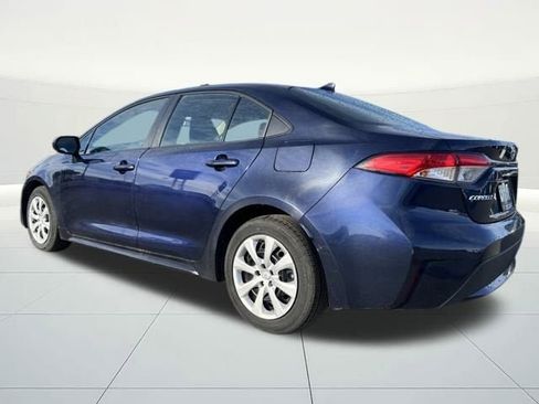 Used 2022 Toyota Corolla LE image 3