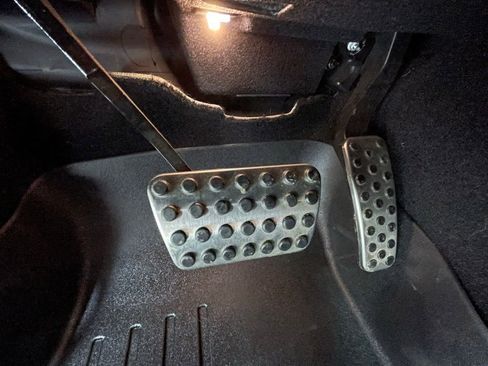 Used 2023 Dodge Challenger SRT Hellcat w/ Driver Convenience Group image 17