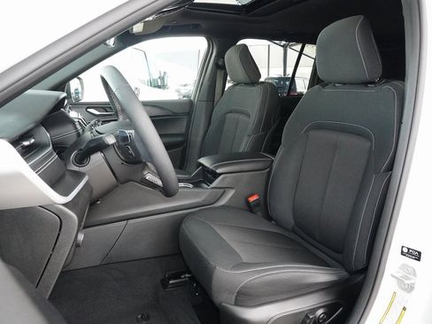 Used 2024 Jeep Grand Cherokee Laredo X w/ Trailer Tow Package image 25