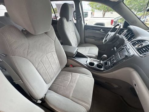 Certified 2015 Buick Enclave Convenience FWD image 27