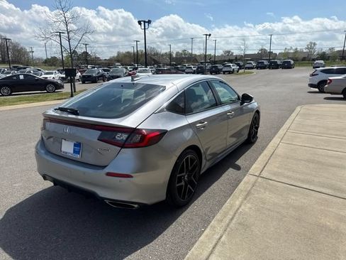 Used 2022 Honda Civic Sport Touring image 4