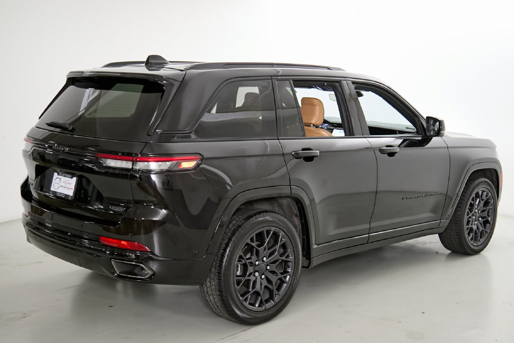 Used 2025 Jeep Grand Cherokee Summit w/ Obsidian Package AWD/4WD image 9