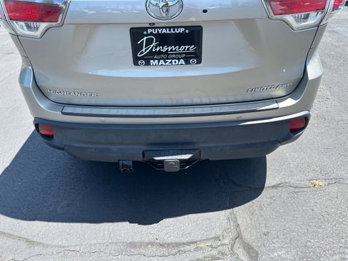 Used 2016 Toyota Highlander Limited AWD/4WD image 25