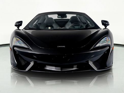 Used 2019 McLaren 570S Spider image 14