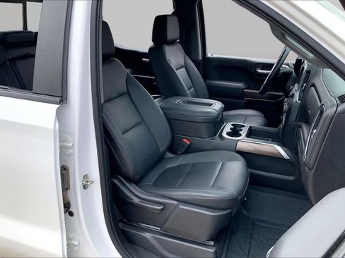 Used 2021 Chevrolet Silverado 1500 LT Trail Boss w/ Convenience Package II AWD/4WD image 9