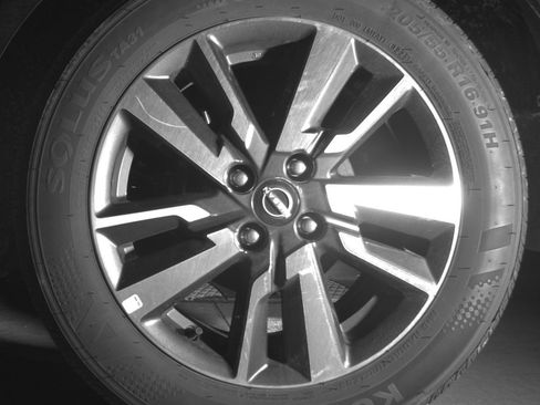 Used 2025 Nissan Versa SV image 14