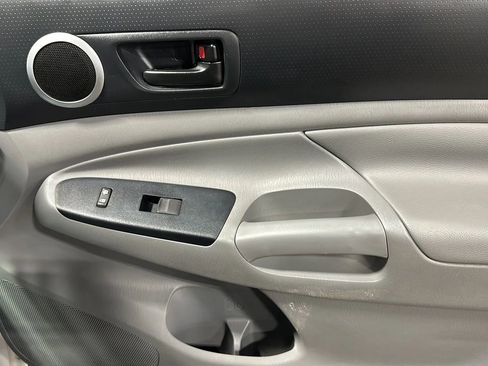 Used 2015 Toyota Tacoma PreRunner w/ TRD Off-Road Package image 17