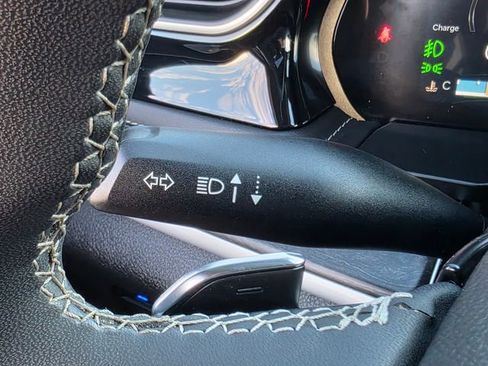 Used 2023 Jeep Grand Cherokee 4WD 4xe image 32