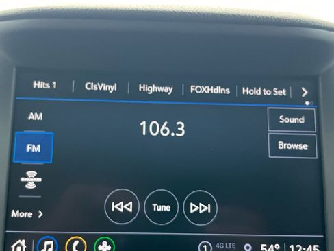 Used 2024 GMC Terrain SLT image 8