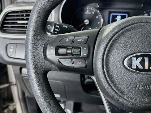 Used 2017 Kia Sorento FWD image 14