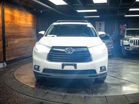 Used 2016 Toyota Highlander XLE FWD image 4