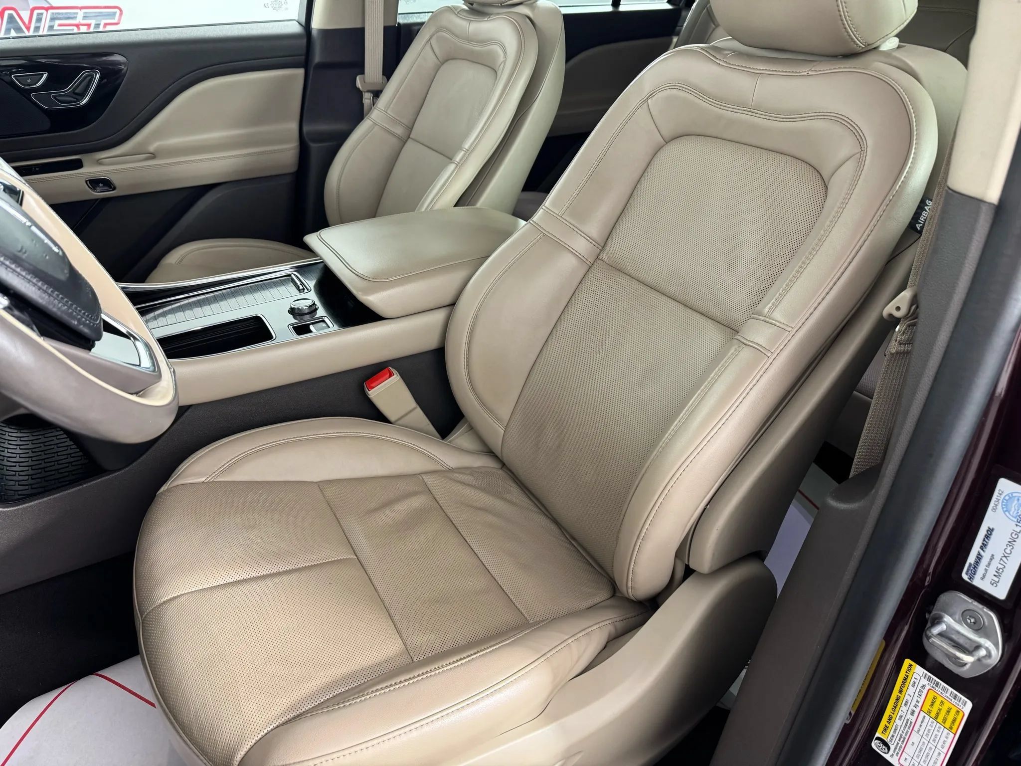 Used 2022 Lincoln Aviator Reserve w/ Elements Package Plus AWD/4WD image 36