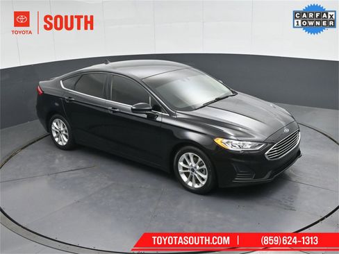 Used 2019 Ford Fusion SE image 40