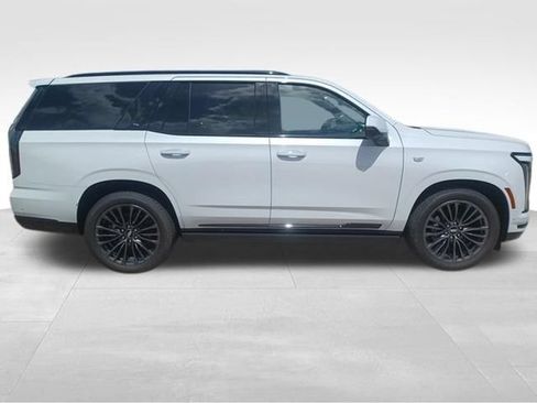 New 2026 Cadillac Escalade Platinum Sport w/ LPO, Floor Liner Package AWD/4WD image 8