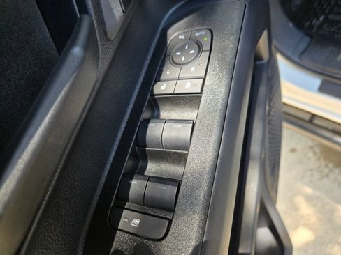 Used 2025 Toyota 4Runner Trailhunter AWD/4WD image 32