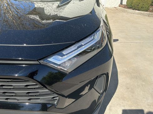 Used 2025 Toyota RAV4 XLE w/ Convenience Package image 8