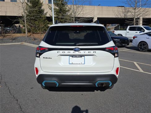 Used 2025 Subaru Forester Premium w/ Convenience Package #1 image 4