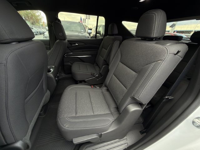 New 2027 Chevrolet Traverse LT w/ Driver Confidence Package FWD image 18