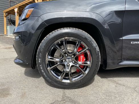 Used 2015 Jeep Grand Cherokee SRT w/ Luxury Group II AWD/4WD image 11
