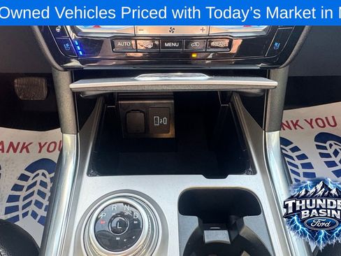 Used 2023 Ford Explorer Limited w/ Limited Technology Package AWD/4WD image 25