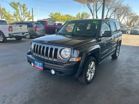 Used 2016 Jeep Patriot Sport w/ Power Value Group AWD/4WD image 19