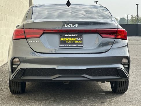 Used 2023 Kia Forte LXS w/ LXS Technology Package image 5