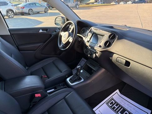 Used 2016 Volkswagen Tiguan SE image 14