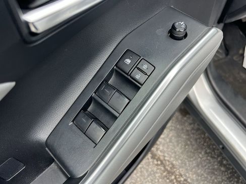 Used 2023 Toyota Highlander XLE AWD/4WD image 15