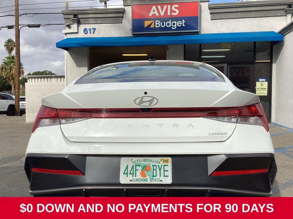 Used 2025 Hyundai Elantra Limited FWD image 4
