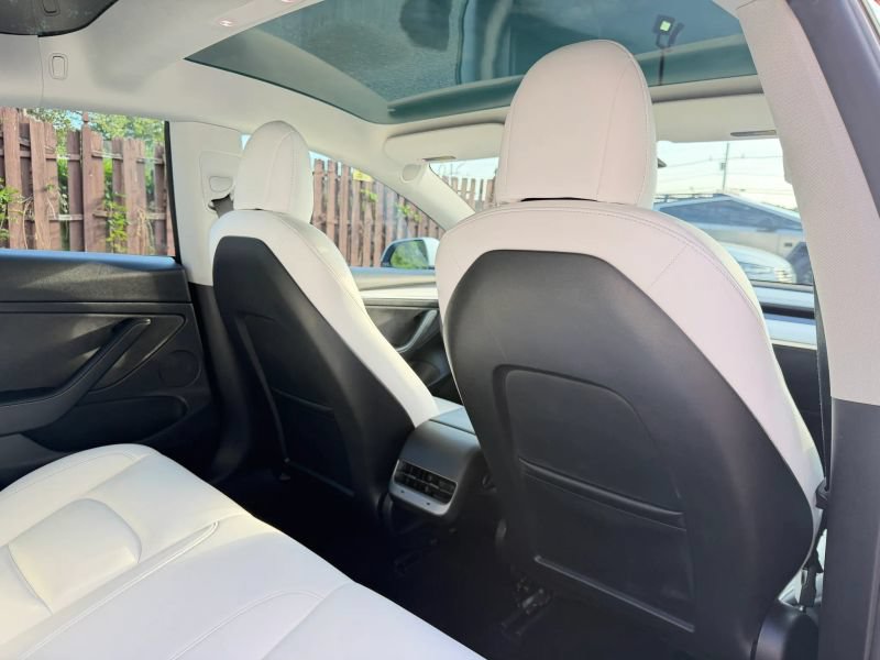 Used 2022 Tesla Model 3 Performance AWD/4WD image 25