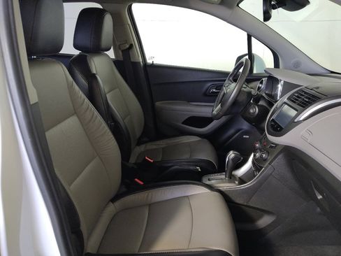 Used 2015 Chevrolet Trax LTZ FWD image 21