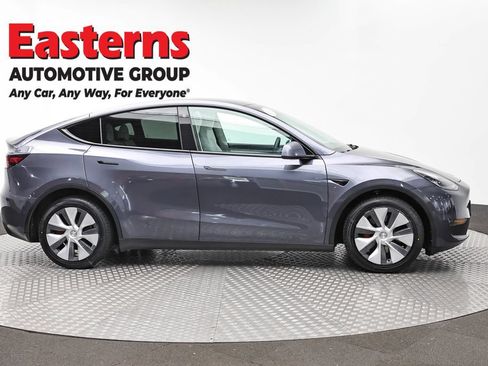 Used 2022 Tesla Model Y Long Range AWD/4WD image 4